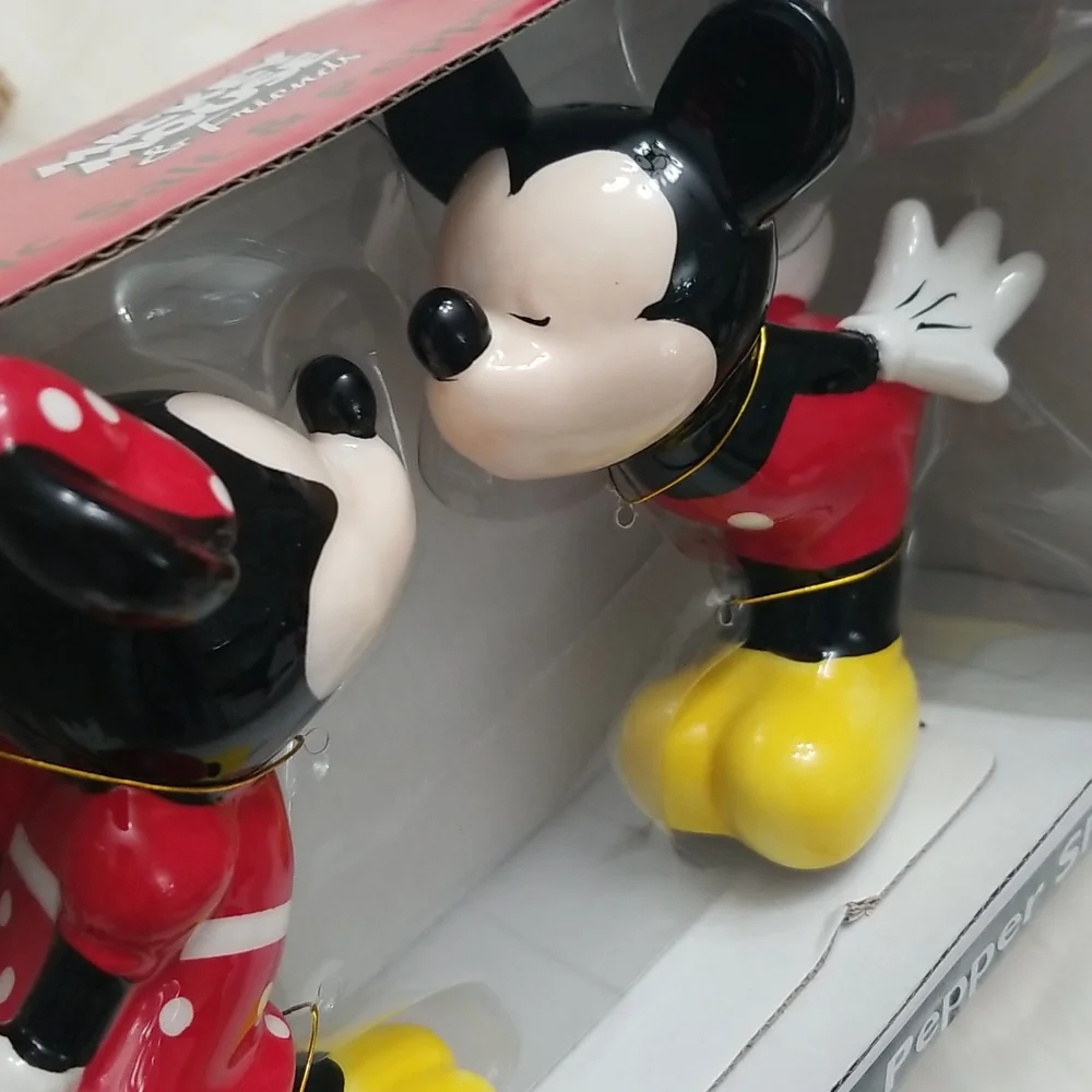Disney Mickey and Minnie mouse salt & pepper shakers - Picture 6 of 6